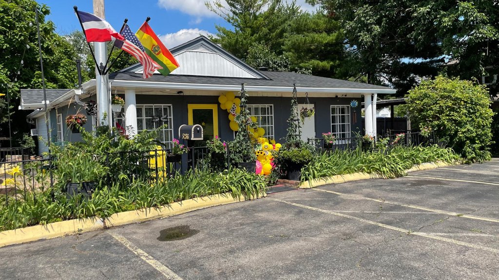 Teas Your Spirits front of building